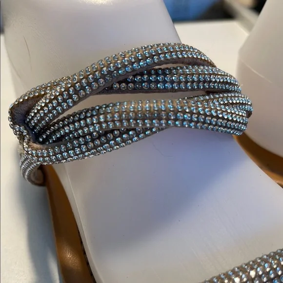 Rouge! Gold and Silver Sandals with Metallic Floral Design - Picture 2 of 12